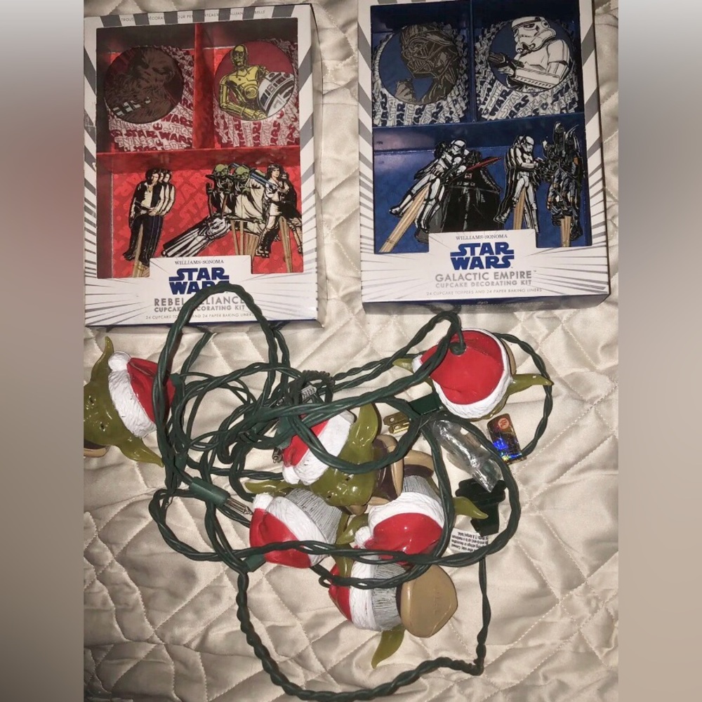 Stars Wars cupcake Decorating kits + YODA heads XMAS Lights RARE collectibles